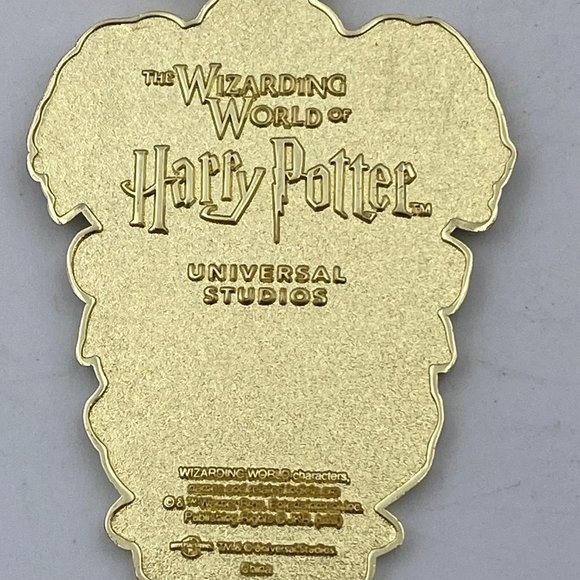 Universal Studios Wizarding World of Harry Potter Gryffindor KEVIN Keychain - Picture 3 of 5